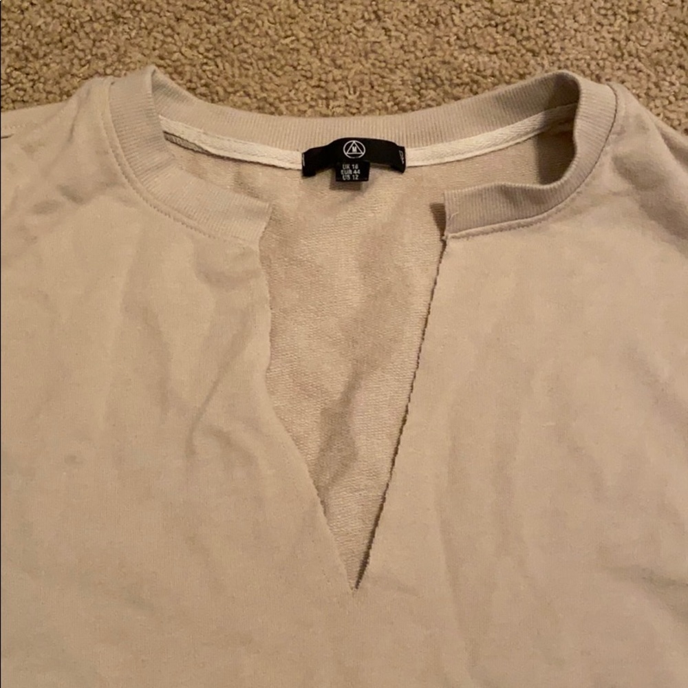 Deep V Cropped pull-over - Picture 4 of 6